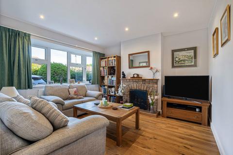 10 Mole Road, Fetcham, Leatherhead, KT22 9RN