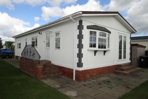 2 bedroom detached bungalow for sale, Minskip Road, Boroughbridge, York