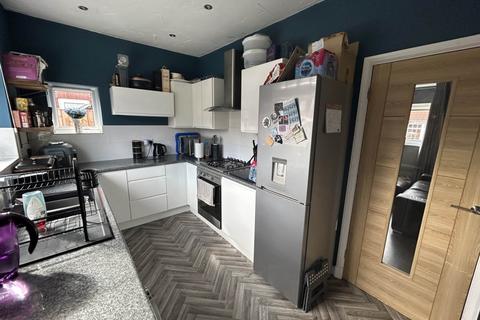 2 bedroom semi-detached bungalow for sale, Keswick Avenue, Oldham