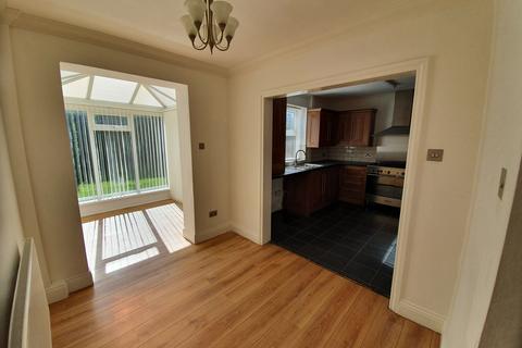 2 bedroom semi-detached house to rent, Roedean Road, Sunderland SR5