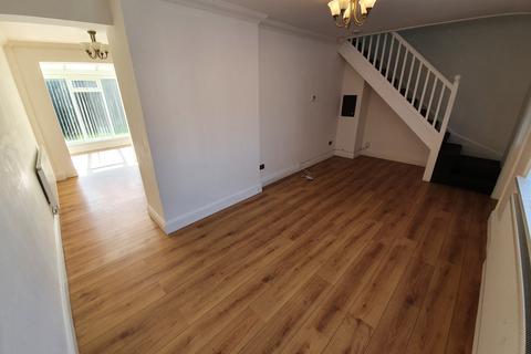 2 bedroom semi-detached house to rent, Roedean Road, Sunderland SR5