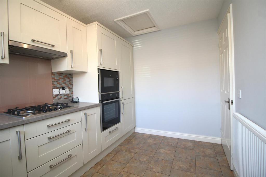 Kitchen 3.JPG