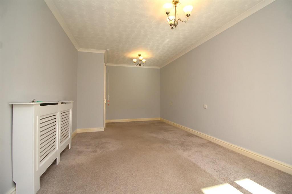 Living room 1.JPG