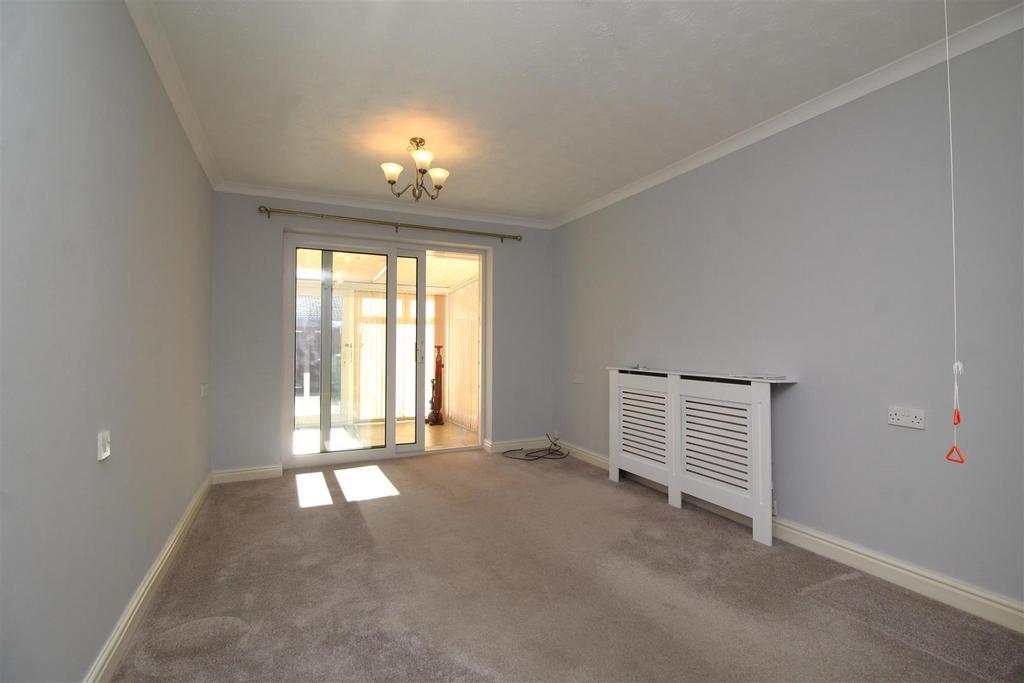 Living room 2 .JPG