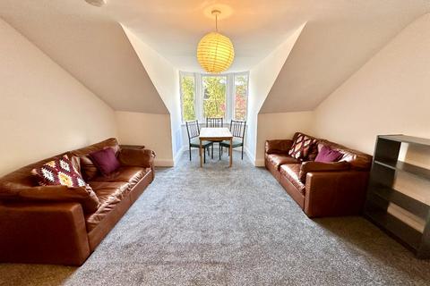 2 bedroom flat to rent, Holyrood Crescent, West End, Glasgow, G20