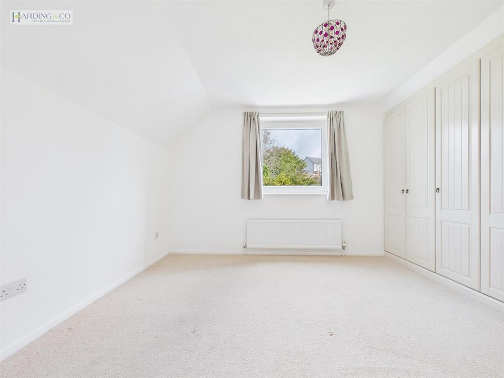 Bedroom 2 .2.jpg
