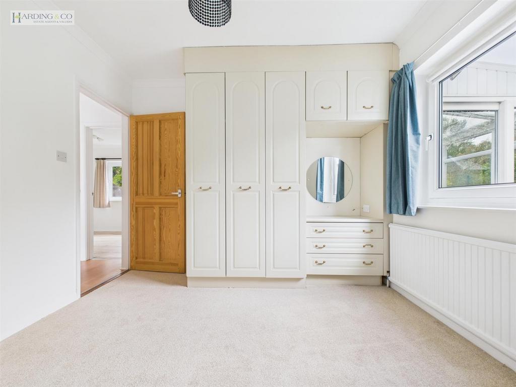 Bedroom 3 .2.jpg