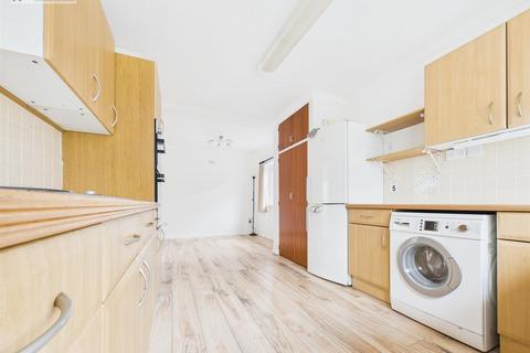 5 College Close, Westward Ho!, Bideford, EX39 1BL