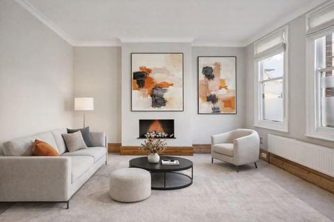 3 bedroom maisonette to rent, New Kings Road, London, SW6.