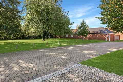 2 bedroom detached bungalow for sale, Ringbourne Copse, Winchester SO21