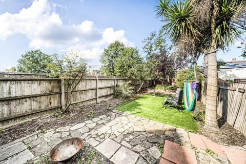 2 bedroom apartment for sale, Charlton Road, London