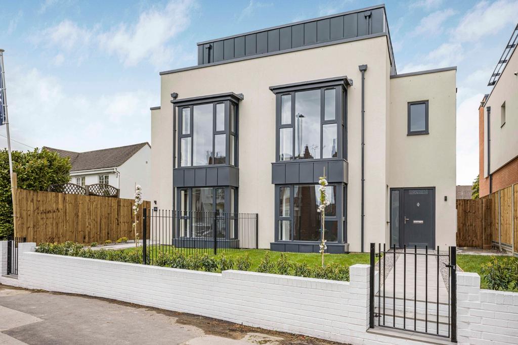 170 B Leckhampton Rd