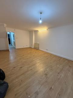 2 bedroom terraced house to rent, Sandringham Gardens, Hounslow TW5