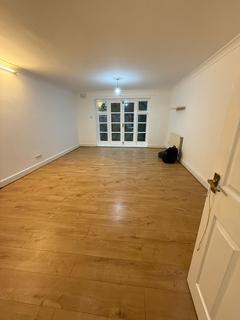 2 bedroom terraced house to rent, Sandringham Gardens, Hounslow TW5
