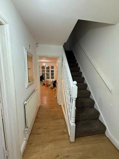 2 bedroom terraced house to rent, Sandringham Gardens, Hounslow TW5