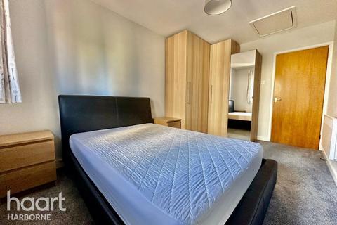 1 bedroom apartment to rent, Queens Court, City Centre