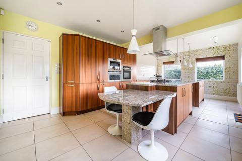 5 bedroom bungalow for sale, Wetherby Road, Harrogate, HG2