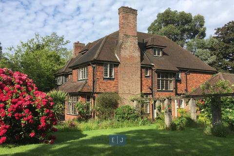 6 bedroom detached house for sale, 52 Traps Hill, Loughton IG10