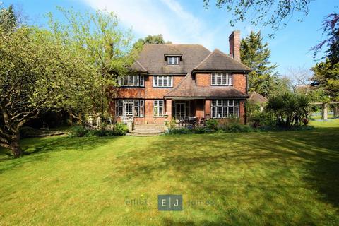 6 bedroom detached house for sale, 52 Traps Hill, Loughton IG10
