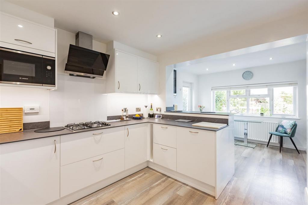 Kitchen/Breakfast Area