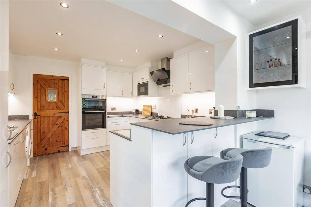 Kitchen/Breakfast Area