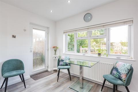 Neshicott Gresham Avenue, Hartley, Longfield, DA3 7BT