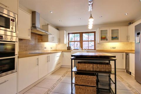 6 bedroom house for sale, Mill Lane, Cottingham