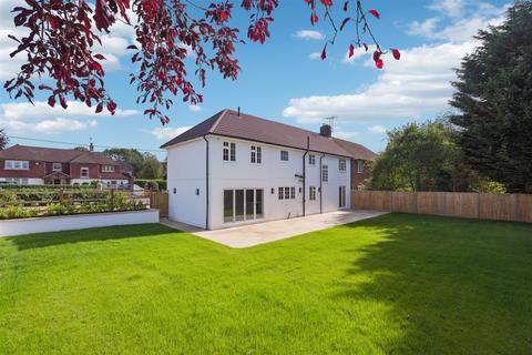 undefined, Hunters Close, Bovingdon, Hemel Hempstead