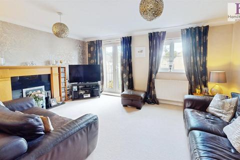 4 bedroom semi-detached house for sale, Mulberry Way, Northowram, Halifax