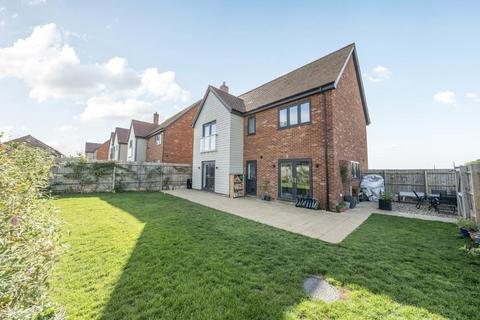 Stag Row, Shabbington