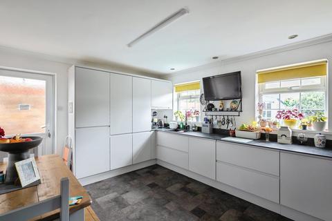 2 bedroom detached bungalow for sale, Orchard Close, Huntingdon PE28