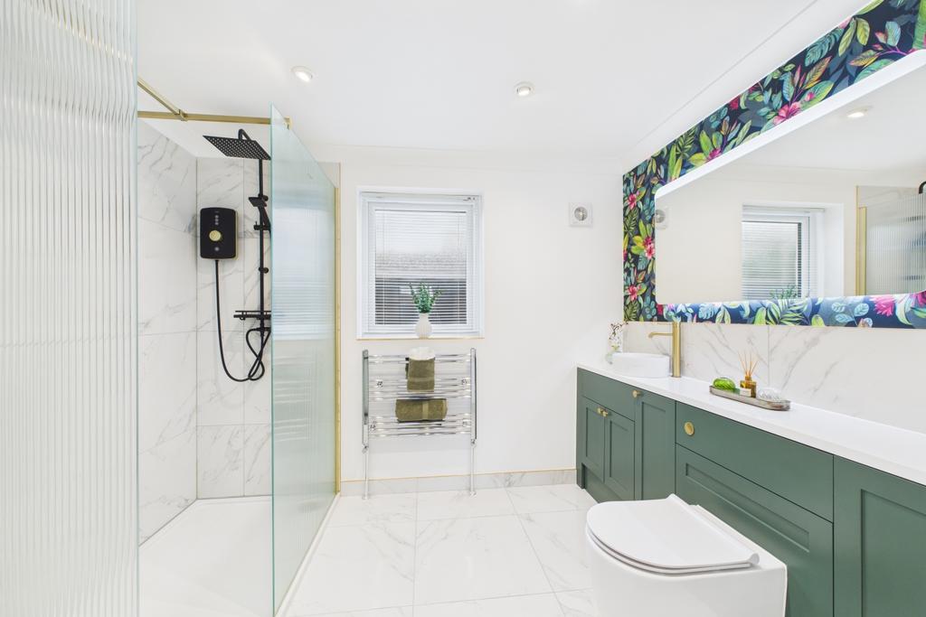 Annexe Shower Room