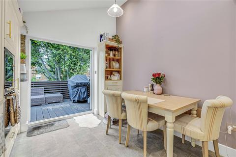 3 bedroom flat for sale, Stephendale Road, London, SW6