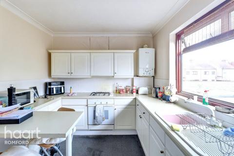 1 bedroom flat for sale, Park Lane, Hornchurch, RM11 1BH