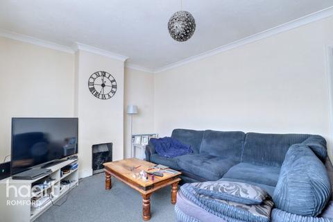 1 bedroom flat for sale, Park Lane, Hornchurch, RM11 1BH