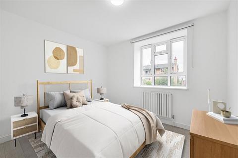 1 bedroom flat for sale, Charcroft Court, London W14
