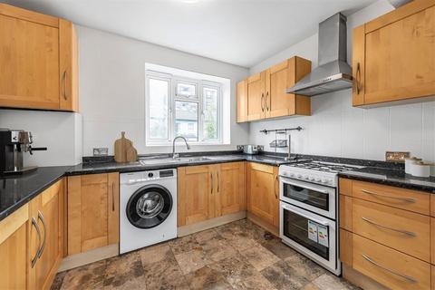 1 bedroom flat for sale, Charcroft Court, London W14
