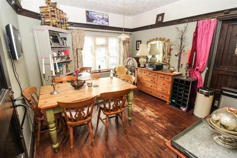 4 bedroom detached house for sale, Crescent Road, Leigh-On-Sea