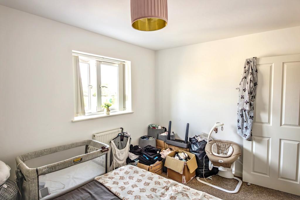 Bedroom 1 im2 no5fm jpg