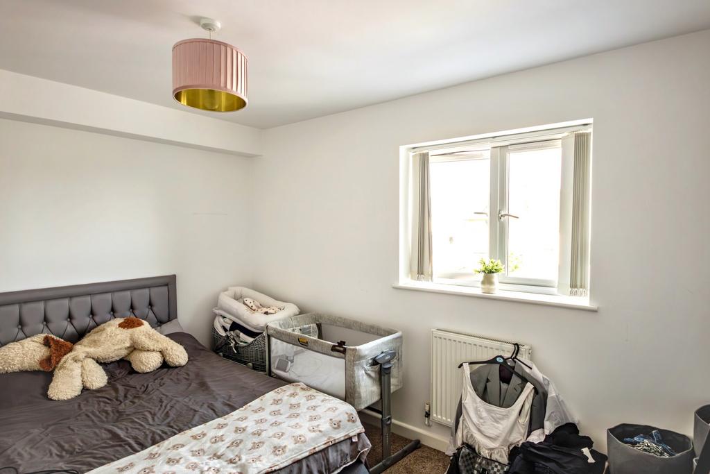Bedroom 1 im1 lvlbf jpg