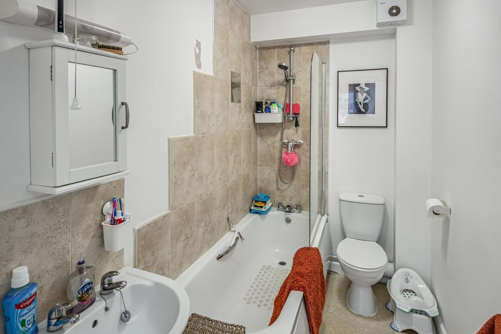 20250812060521 bathroom-wc-im1 5wlwf jpg
