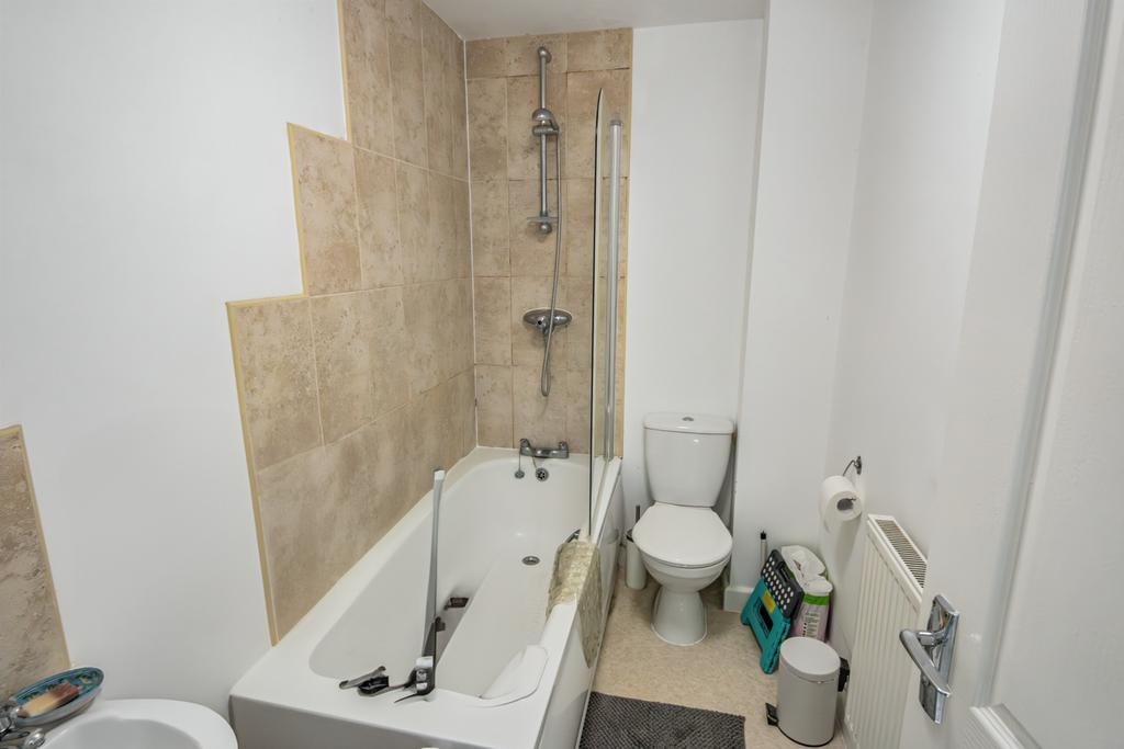 20250812073203 bathroom-wc-im3 12dtk jpg
