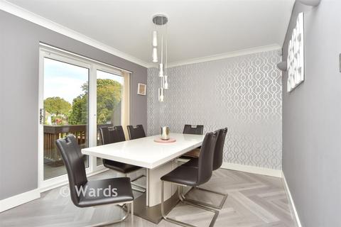 4 bedroom semi-detached house for sale, Hallwood Close, Gillingham ME8