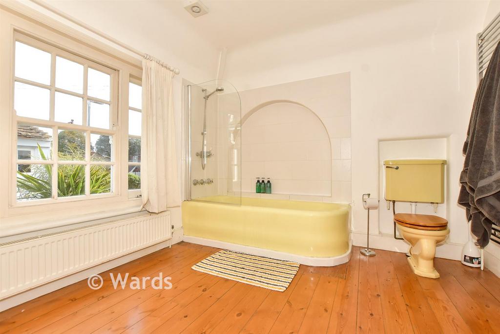 En-Suite Bathroom