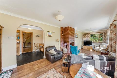 4 bedroom detached house for sale, Butts Green Road, Chelmsford CM2