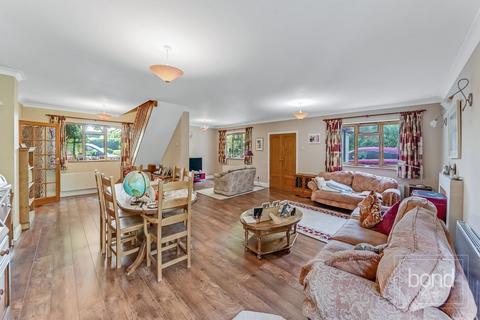 4 bedroom detached house for sale, Butts Green Road, Chelmsford CM2
