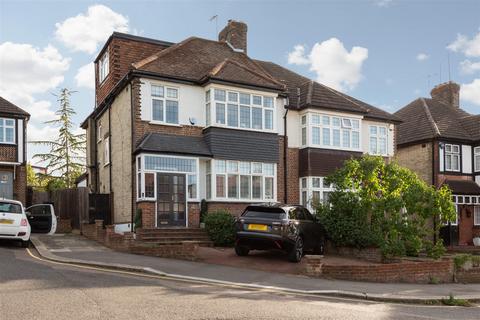 undefined, The Alders, London N21
