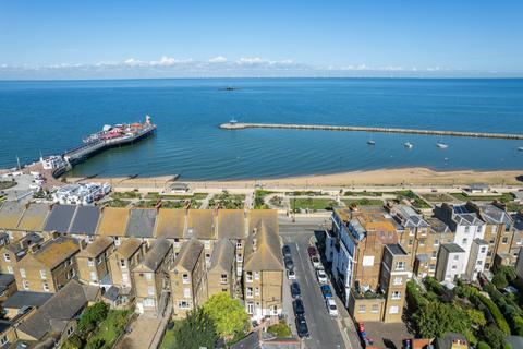 5 bedroom end of terrace house for sale, Central Parade, Herne Bay, CT6