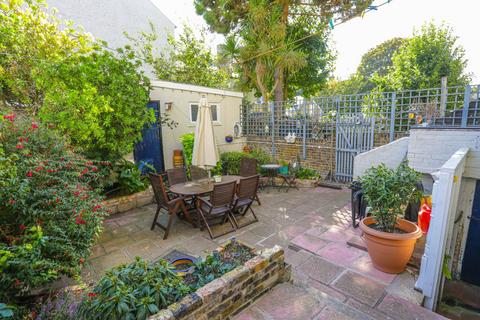 5 bedroom end of terrace house for sale, Central Parade, Herne Bay, CT6