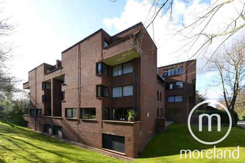 3 bedroom flat to rent, Chandos Way, London NW11